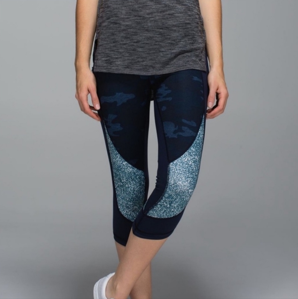 Lululemon Wunder Under Crop Leggings - Size 4 - Rare - GUC